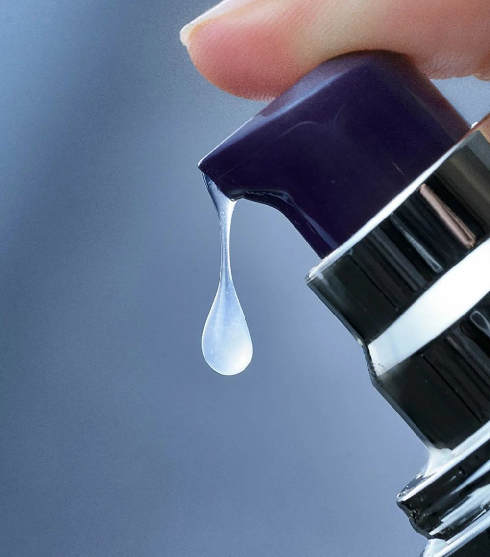 Decorté Moisture Liposome Serum (85ml) Serums 3 Decorté Moisture Liposome Serum (85ml) Serums - Image 3